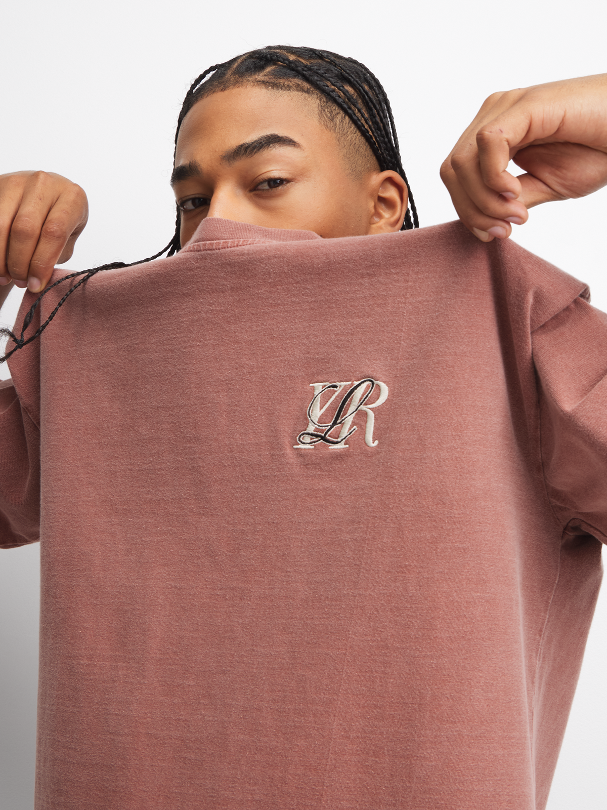 YARNS Luxury Resort Tshirt - Brick